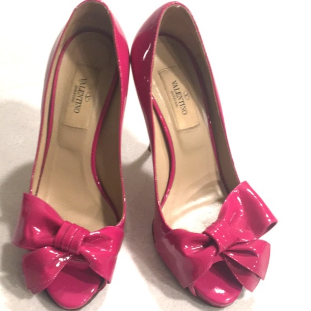 Valentino Couture Bow Fuchsia Pump